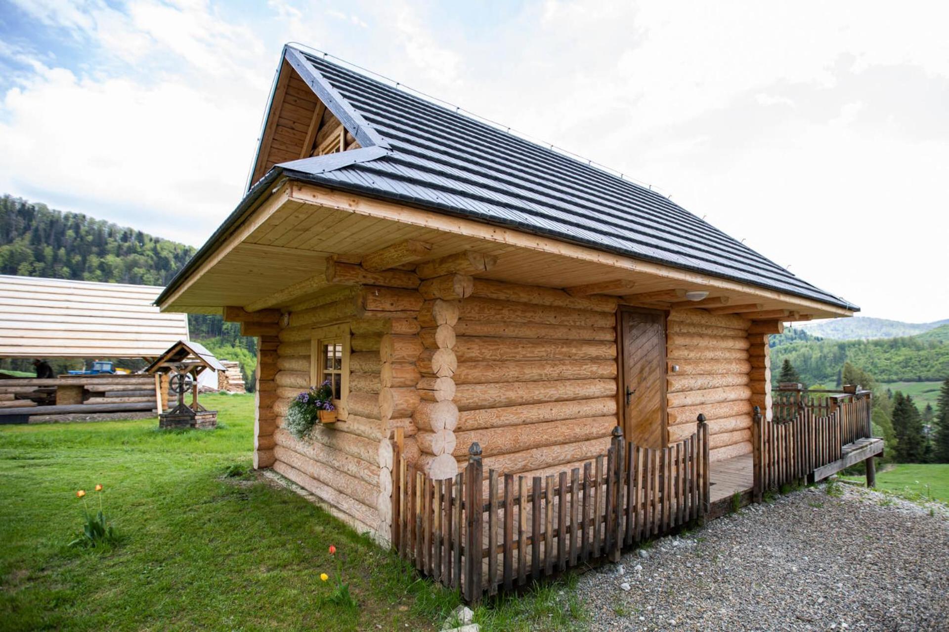 Penzion Zbojnicky Halas Tisovec Rom bilde